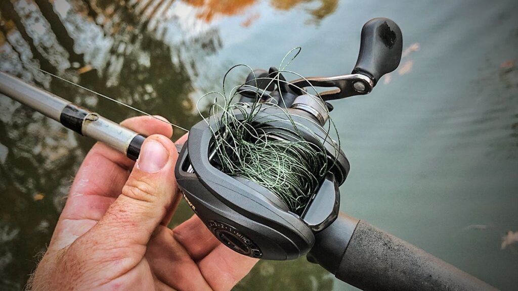 Baitcasting reel backlash bird nest